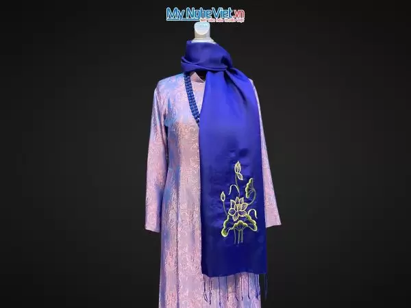 khăn lụa Hà Đông Thêu Sen