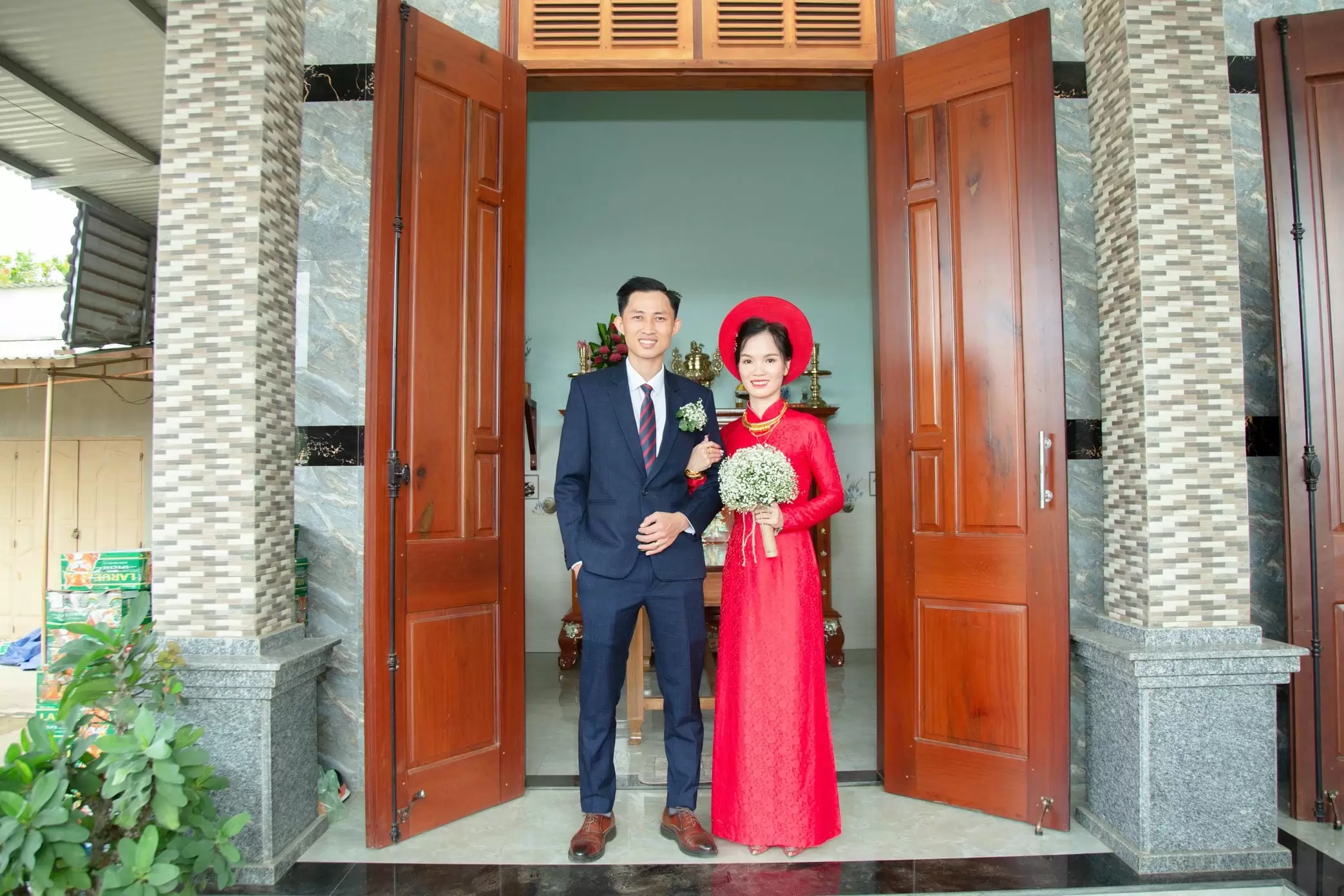 z3570521681076_d6c585cd5d9fdfe5be866f49f7cc9822danen Vải may áo dài cô dâu