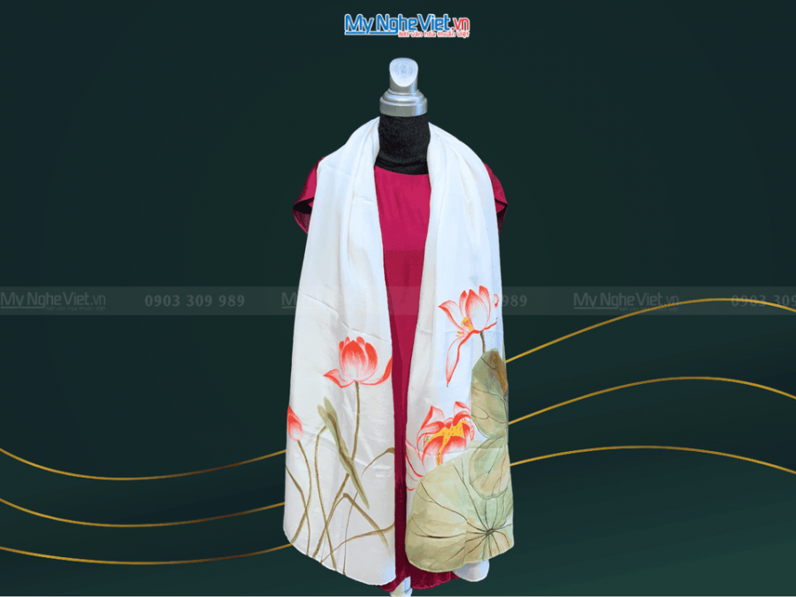 khăn lụa vẽ sen đỏ