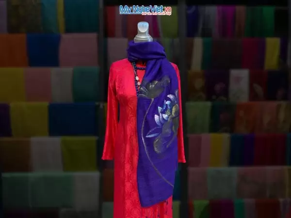 Khăn lụa Hà Đông Vẽ Sen