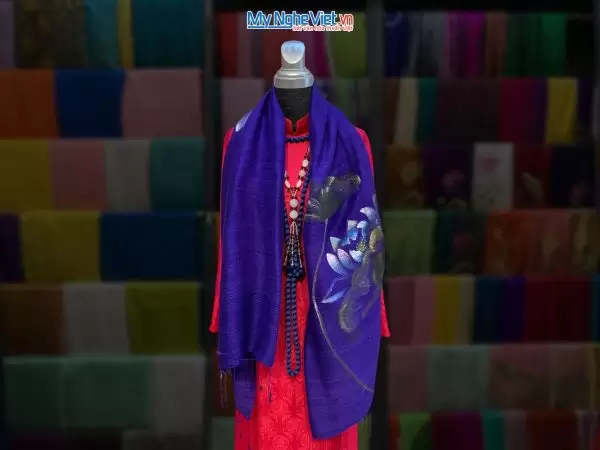 Khăn Lụa Vẽ Sen Hà Đông