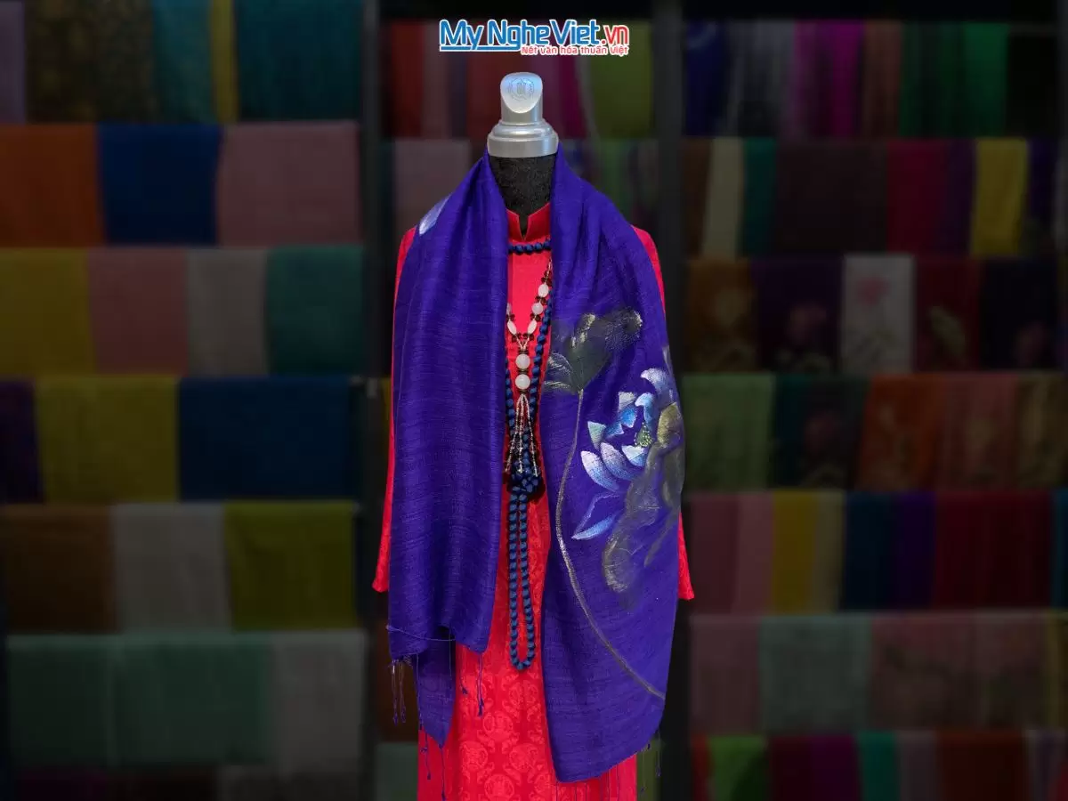 Khăn Lụa Vẽ Sen Hà Đông