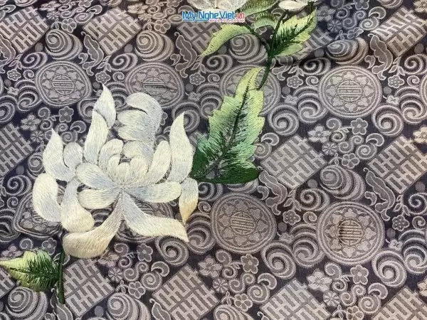 Khăn lụa Song Hỷ thêu hoa