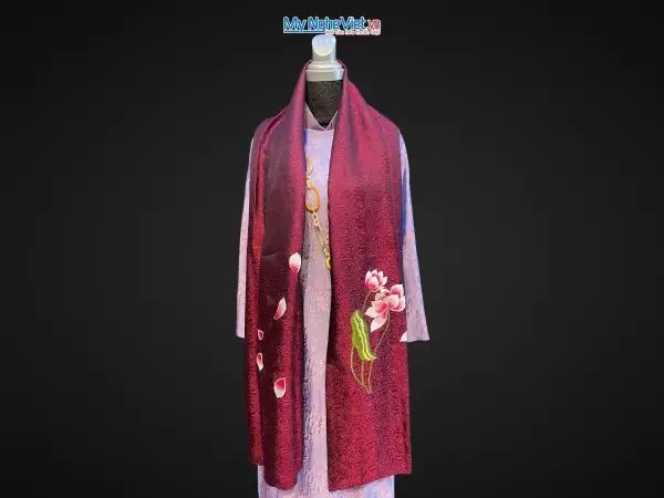 Khăn lụa thêu sen họ tiết hoa xoáy