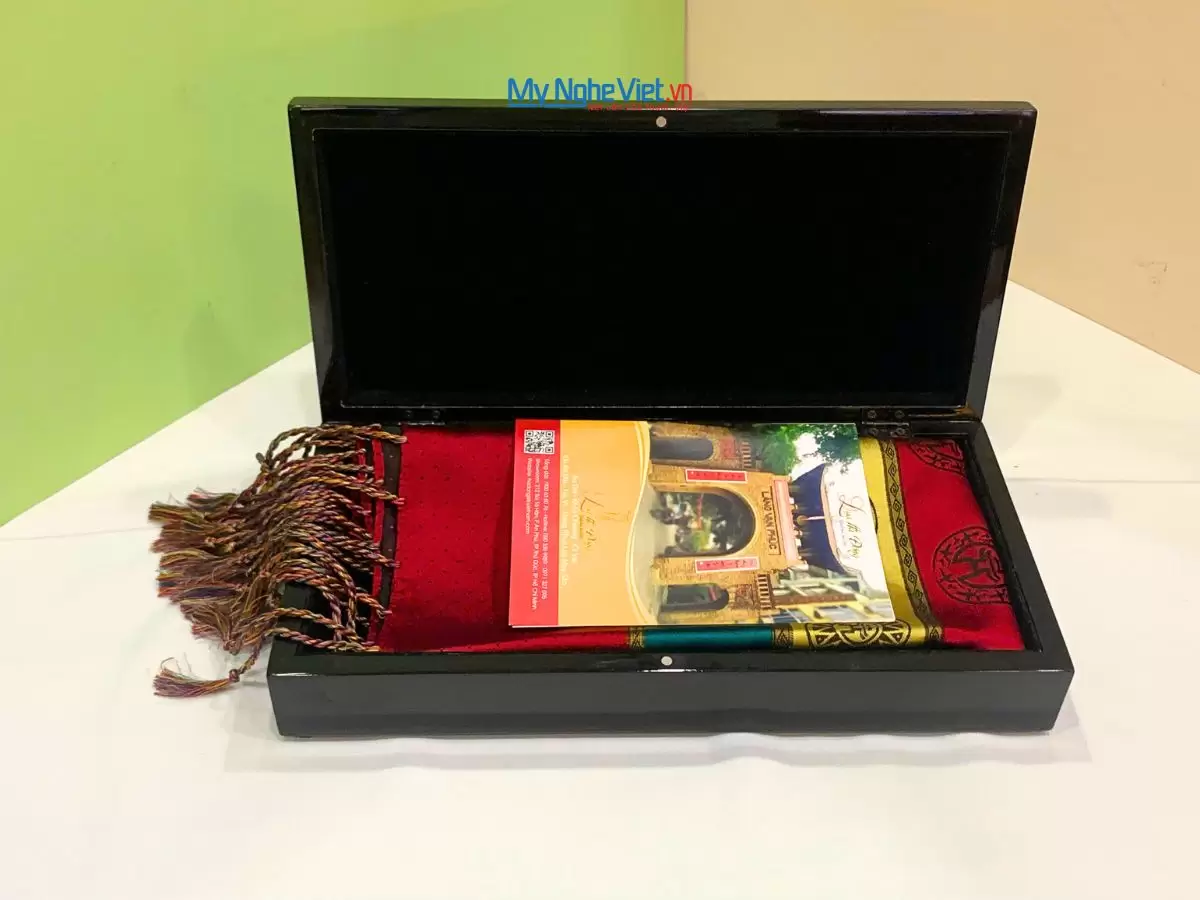 Combo Hộp sơn mài và khăn  lụa Hà Đông Combo Hộp sơn mài và khăn lụa Hà Đông