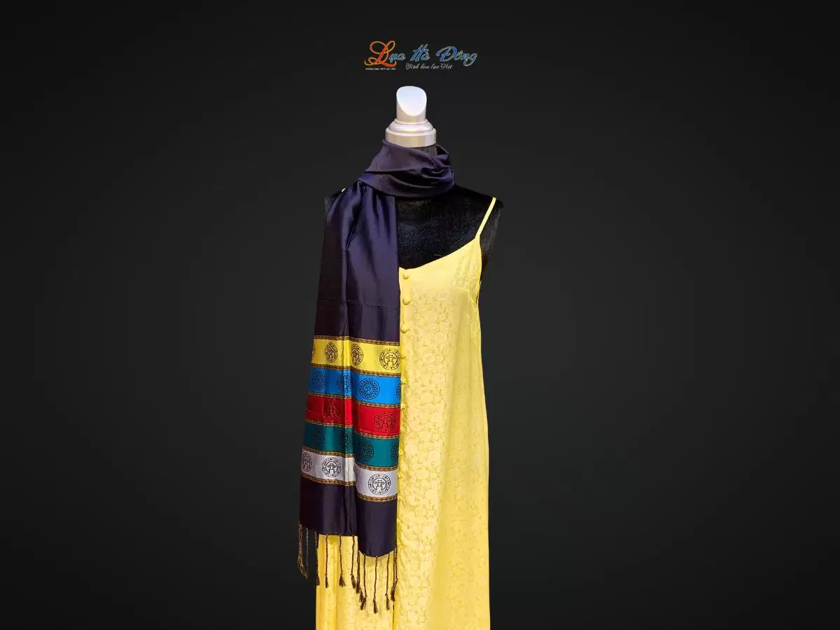 Khăn Lụa trống đồng Văn Miếu Quốc Tử Giám