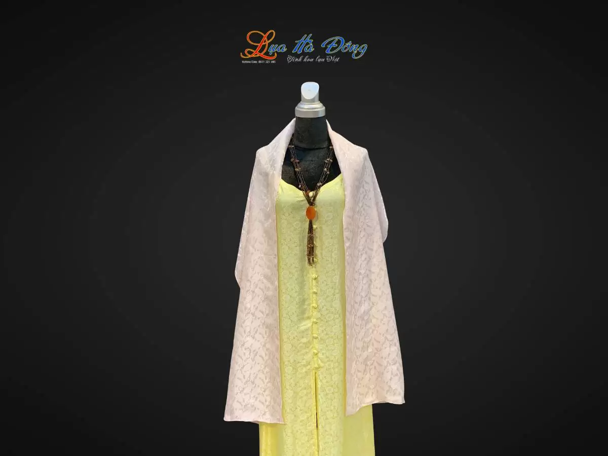 Khăn lụa dài họa tiết đuôi cong hồng phấn Khăn lụa dài họa tiết đuôi cong hồng phấn