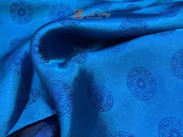 Khăn lụa dài họa tiết trống đồng nhỏ