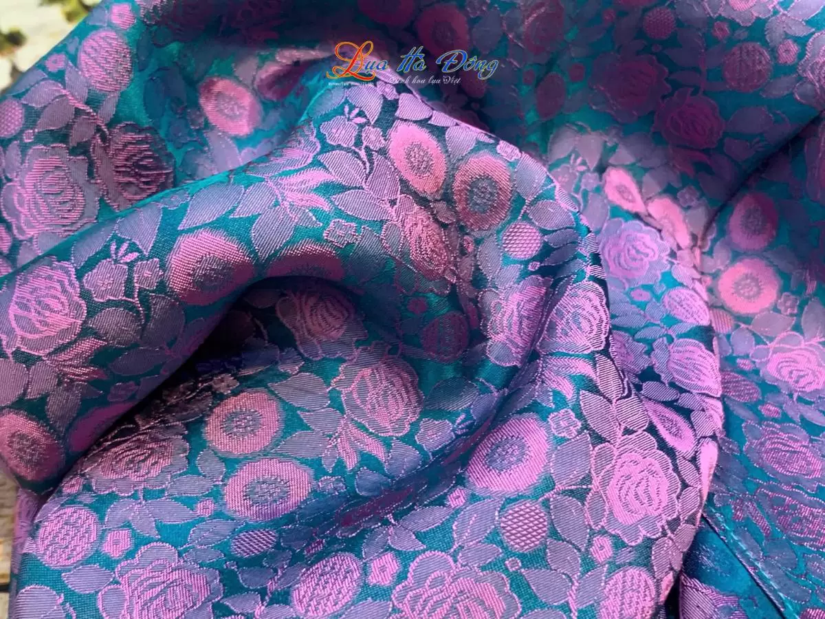 Khăn lụa dài họa tiết hồng thọ tím xanh Khăn lụa dài họa tiết hồng thọ tím xanh