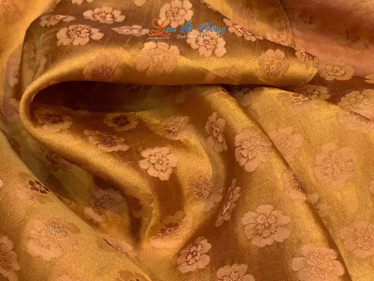 Khăn lụa dài họa tiết hoa đào vàng đồng Khăn lụa dài họa tiết hoa đào vàng đồng
