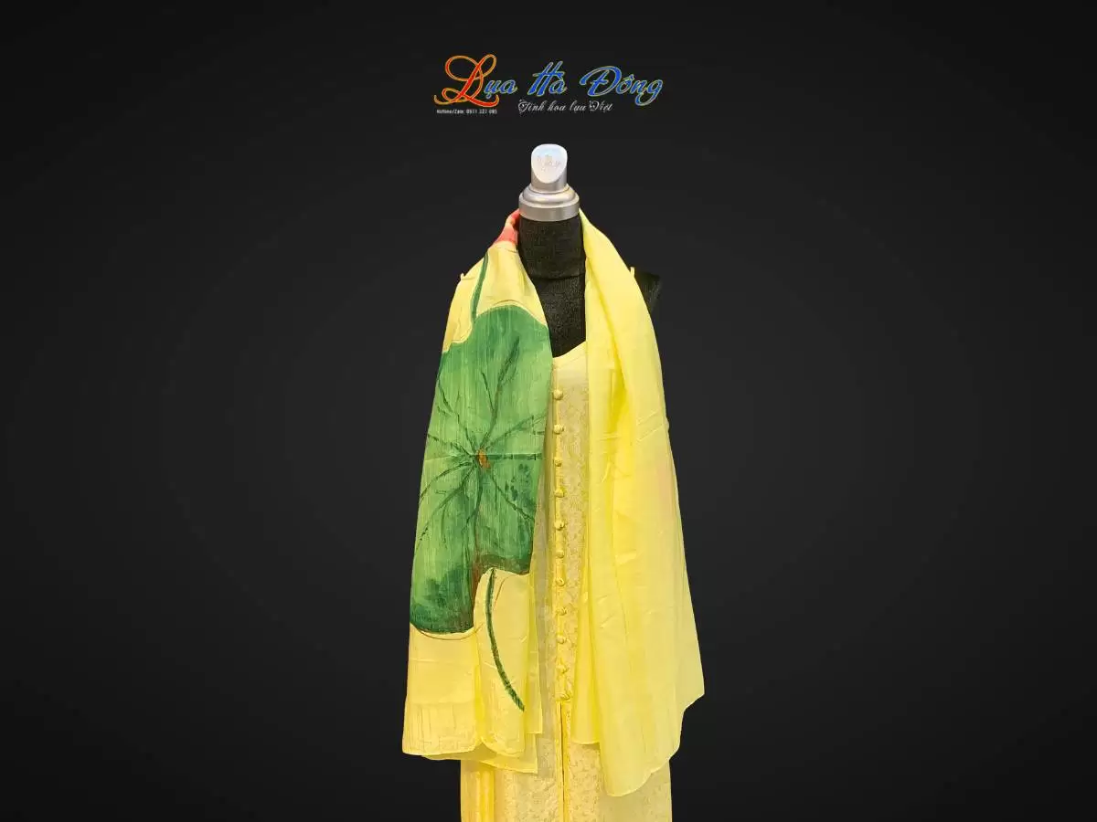 Khăn lụa tơ tằm vẽ tay hoa sen (2) Khăn lụa tơ tằm vẽ tay hoa sen