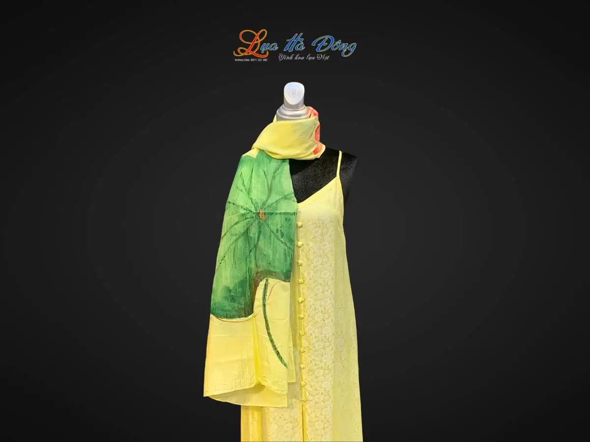 Khăn lụa tơ tằm vẽ tay hoa sen (3) Khăn lụa tơ tằm vẽ tay hoa sen