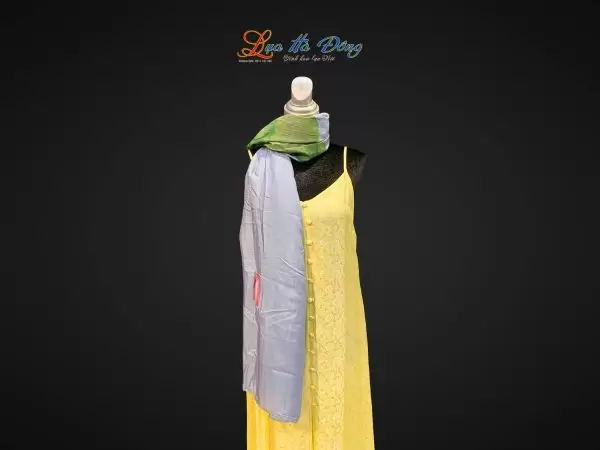 Khăn lụa tơ tằm vẽ tay hoa sen