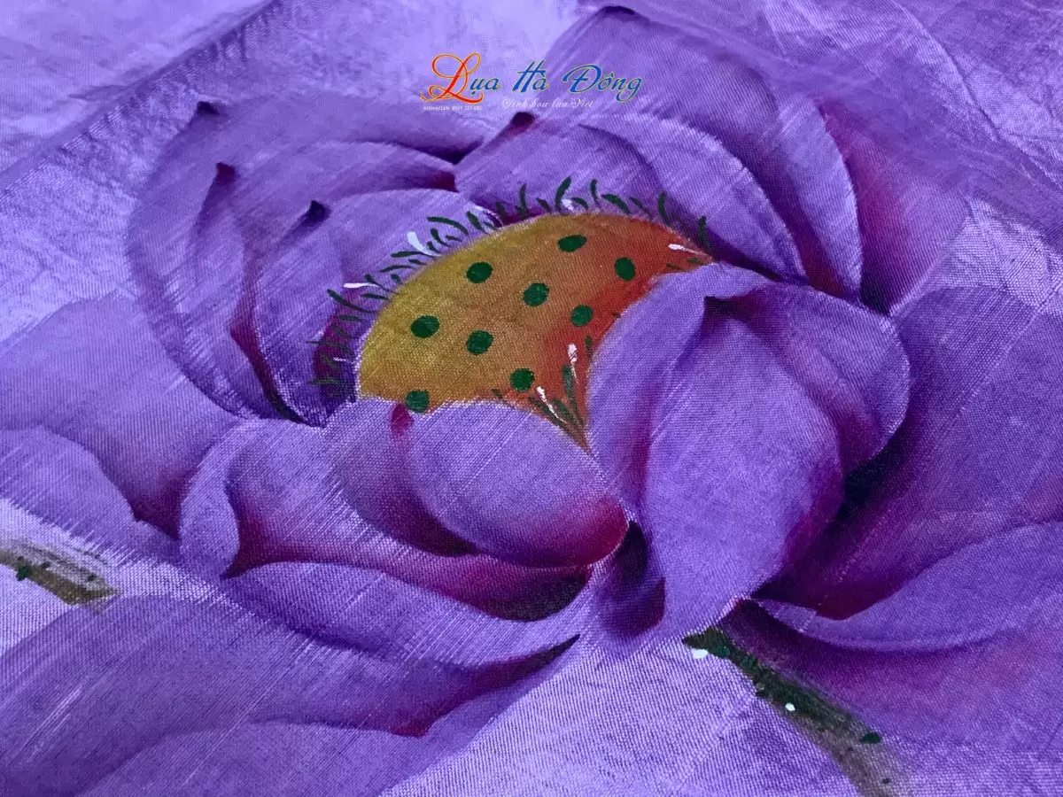 Khăn lụa tơ tằm vẽ tay hoa sen tua rua 100% silk (4) Khăn lụa tơ tằm vẽ tay hoa sen tua rua 100% silk