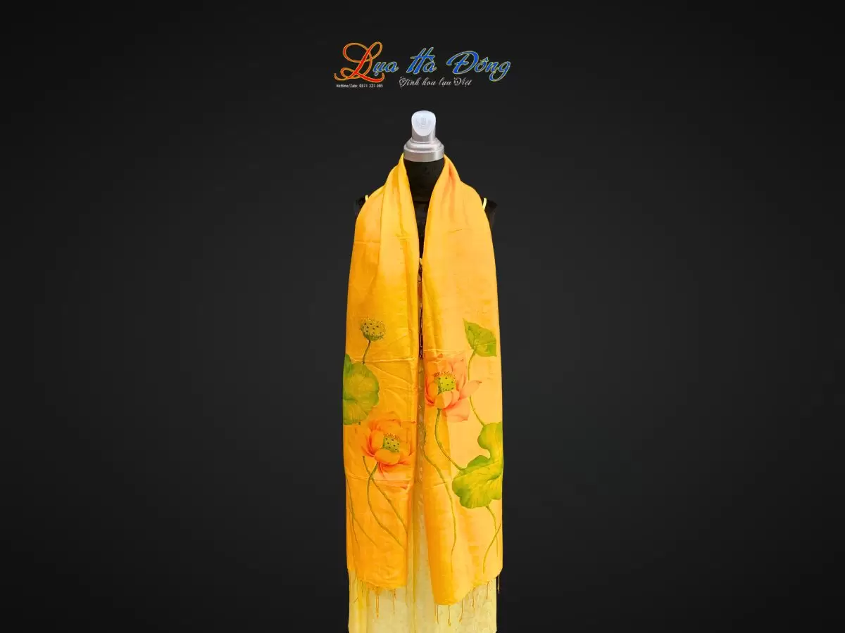 Khăn lụa tơ tằm vẽ tay hoa sen tua rua 100% silk (5) Khăn lụa tơ tằm vẽ tay hoa sen tua rua 100% silk