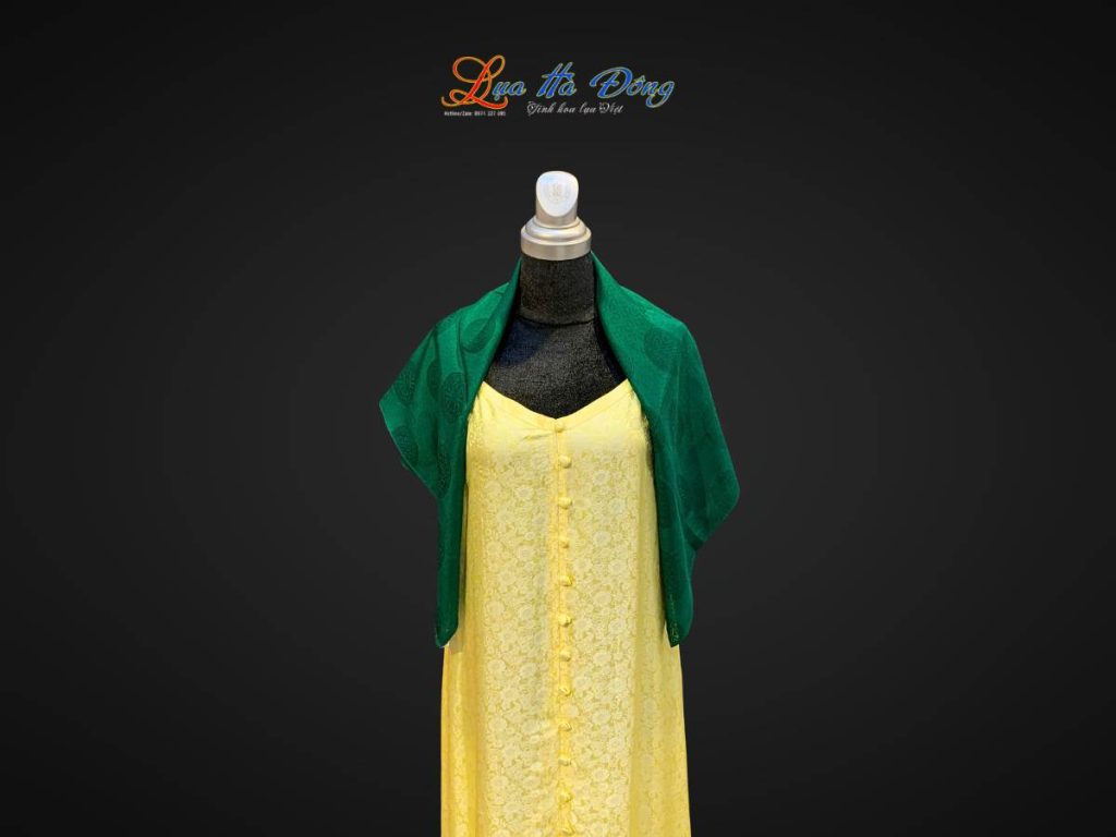 Khăn lụa vân cổ triện thọ