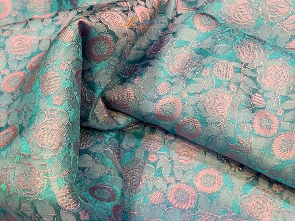 Khăn lụa vuông họa tiết hồng thọ hồng xanh