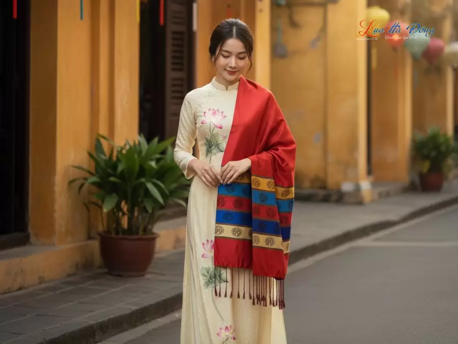 Khăn Lụa trống đồng Văn Miếu Quốc Tử Giám nền đỏ cam