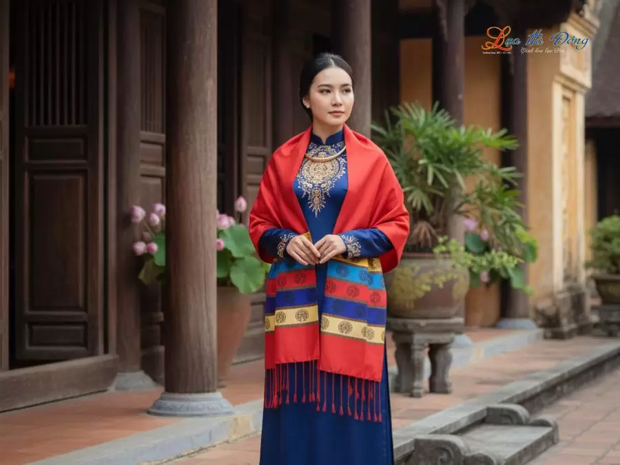 Khăn Lụa trống đồng Văn Miếu Quốc Tử Giám nền đỏ cam