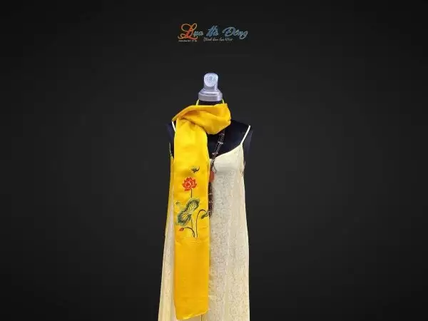 Khăn lụa trơn thêu sen vàng