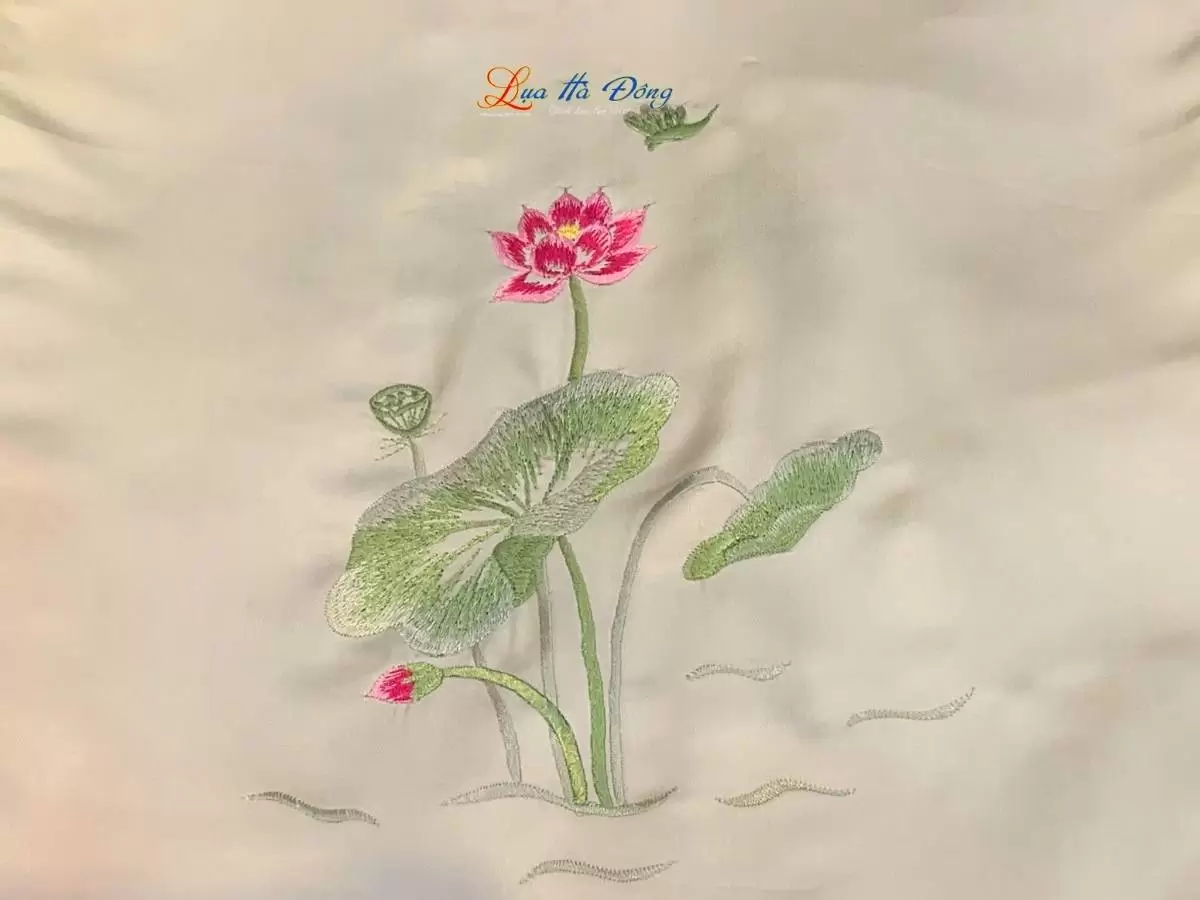 Khăn lụa trơn thêu sen trắng ngọc trai