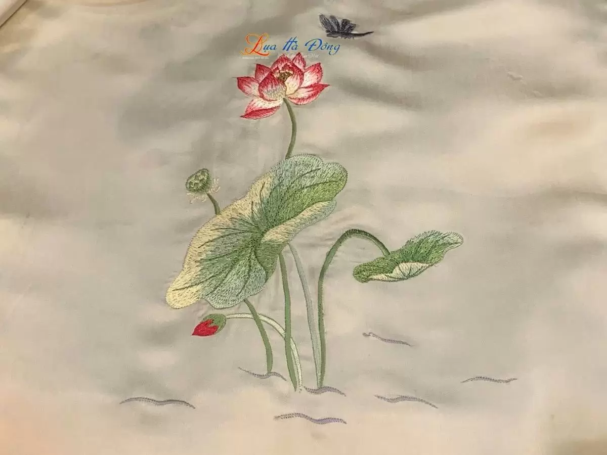 Khăn lụa trơn thêu sen trắng ngọc trai