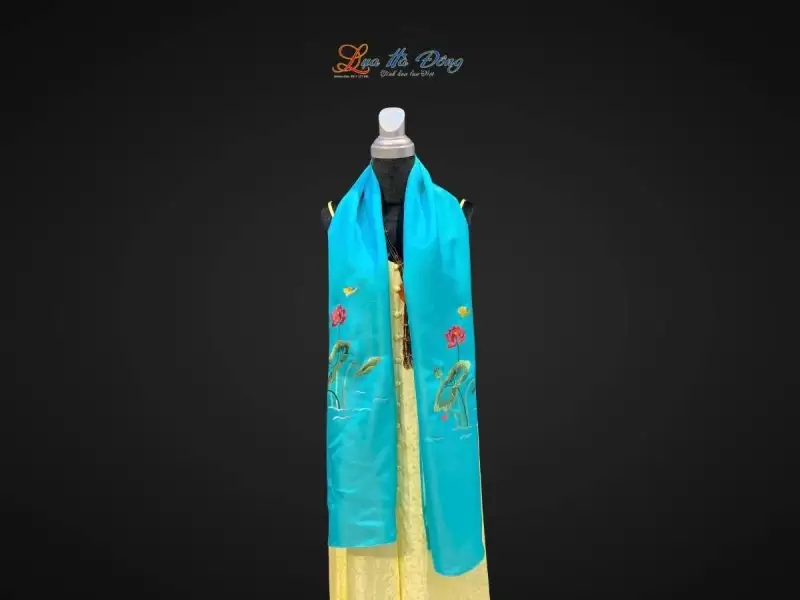 Khăn lụa trơn thêu sen xanh ngọc