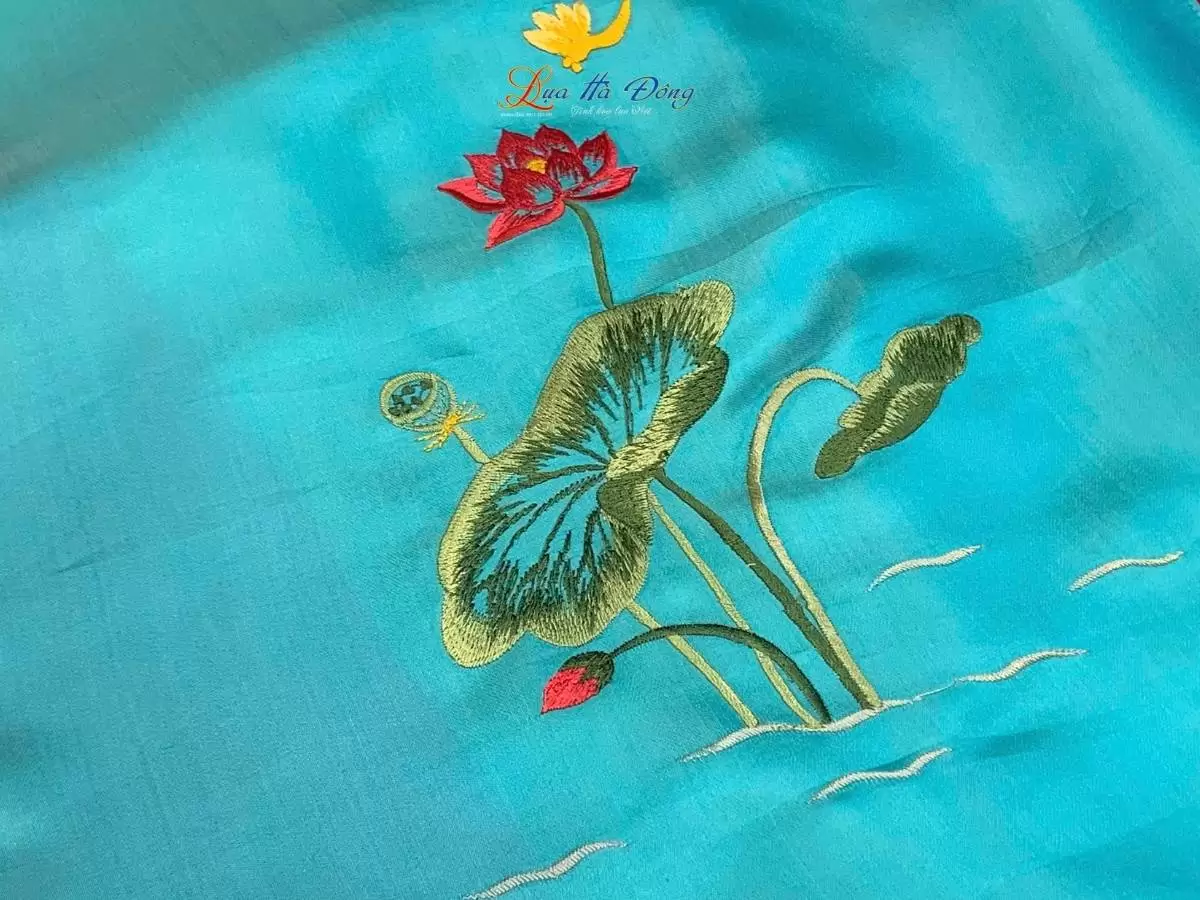 Khăn lụa trơn thêu sen xanh ngọc Khăn lụa trơn thêu sen xanh ngọc