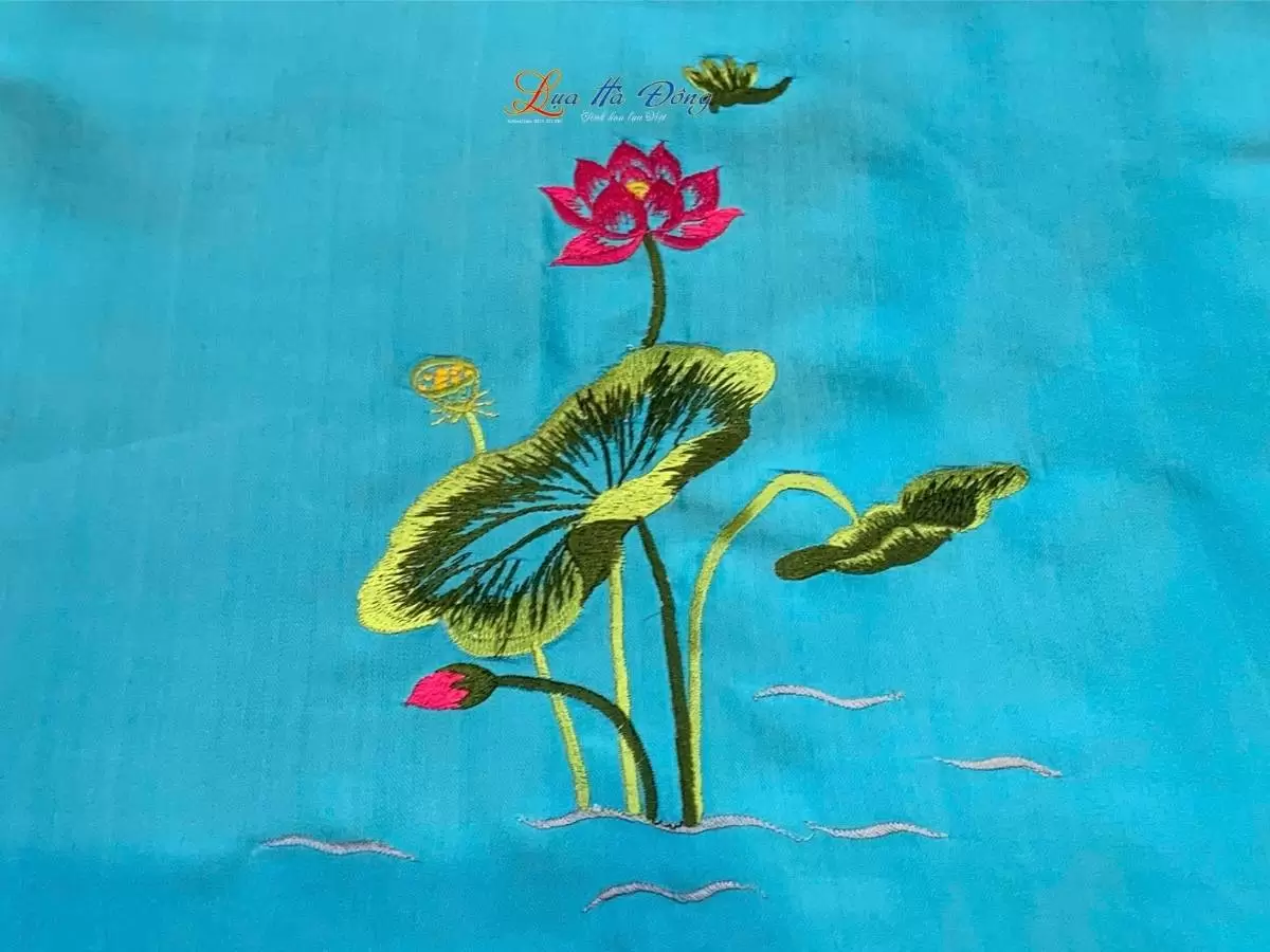 Khăn lụa trơn thêu sen xanh ngọc Khăn lụa trơn thêu sen xanh ngọc