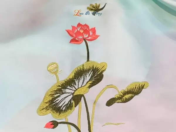 Khăn lụa trơn thêu sen xanh mint