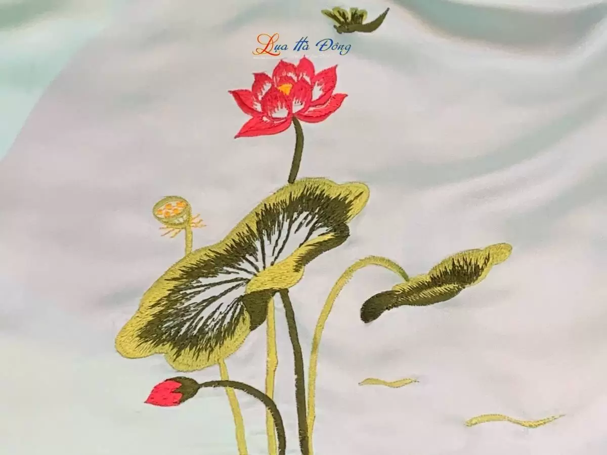 Khăn lụa trơn thêu sen xanh mint Khăn lụa trơn thêu sen xanh mint