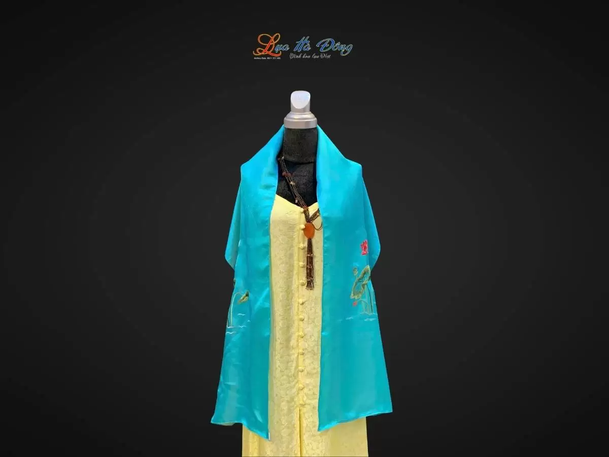 Khăn lụa trơn thêu sen xanh ngọc Khăn lụa trơn thêu sen xanh ngọc