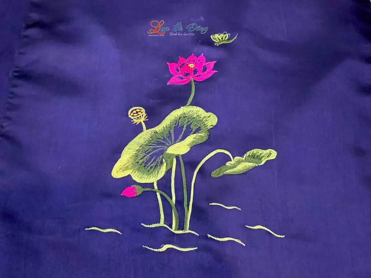 Khăn lụa trơn thêu sen xanh than