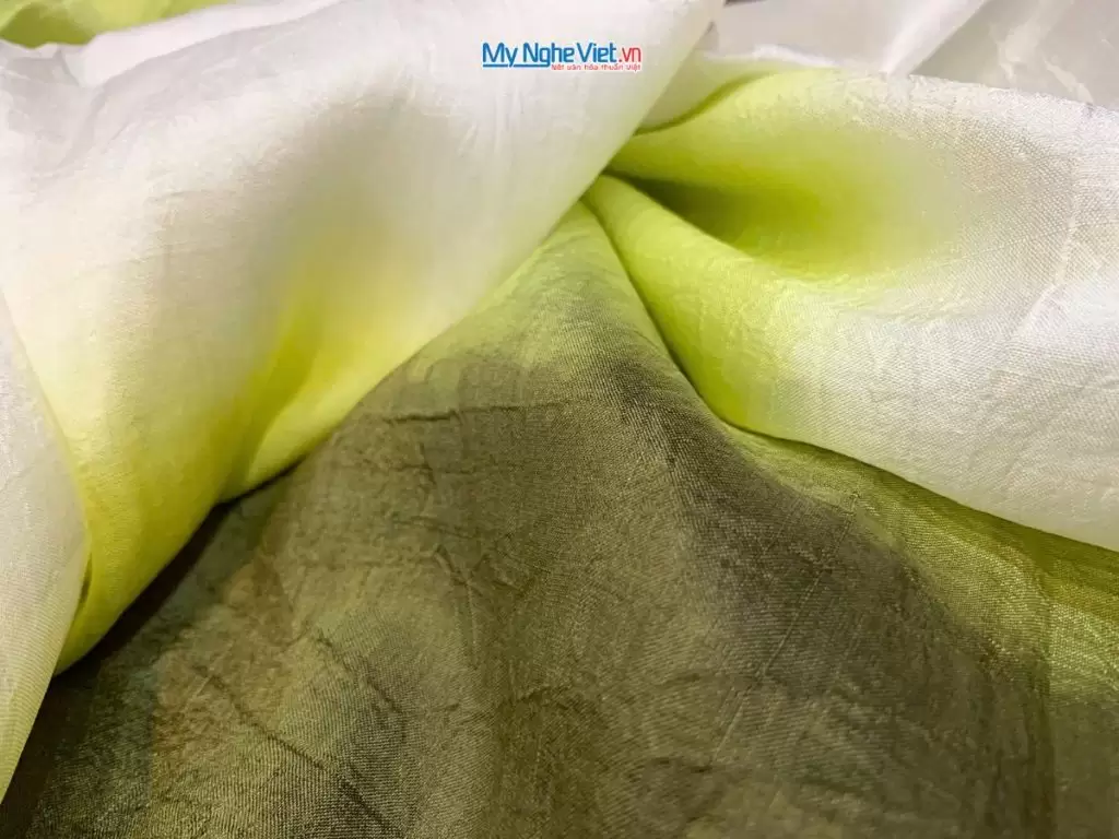 Khăn lụa tơ tằm loang Thái Bình màu xanh