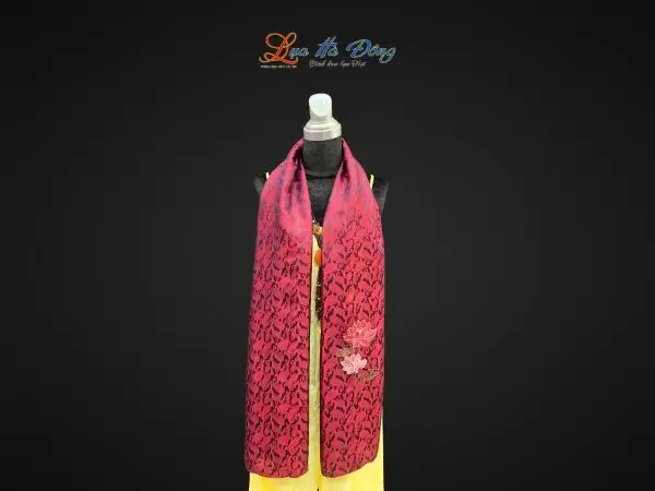 Khăn lụa thêu tay đuôi công đỏ đen