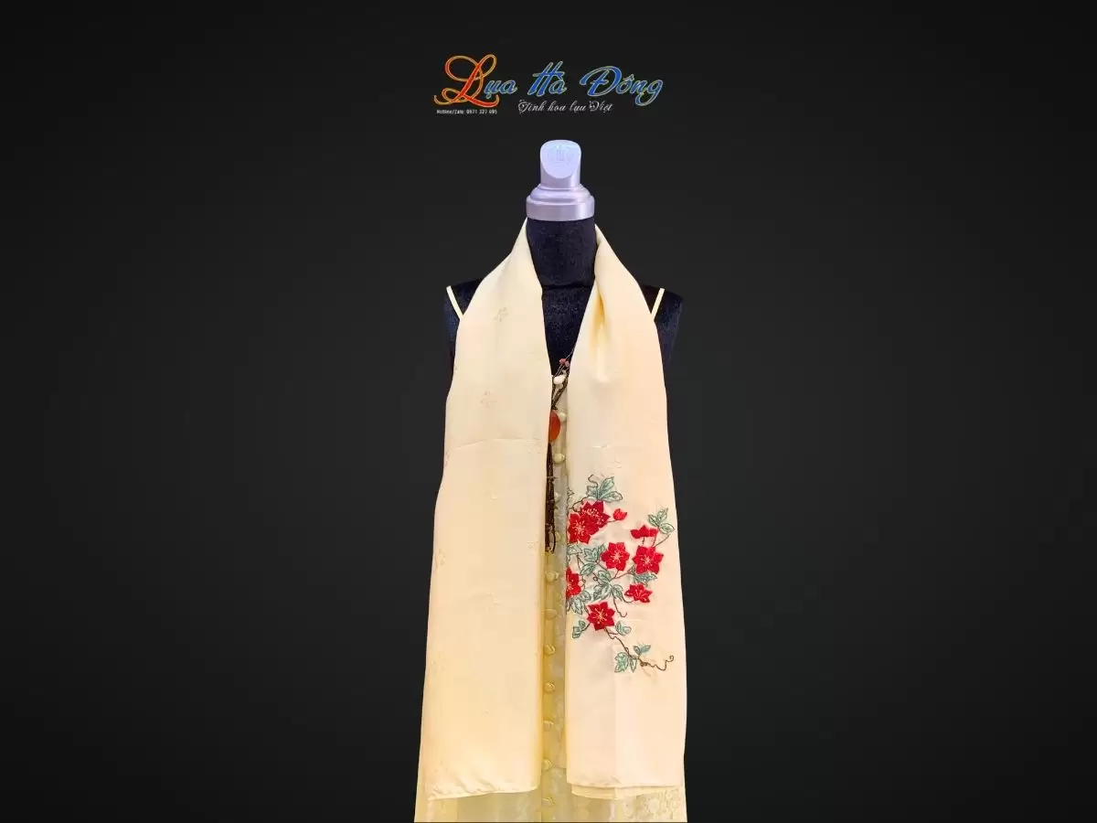 Khăn lụa tơ tằm thêu hoa (10) Khăn lụa vân cổ thêu tay mai vàng