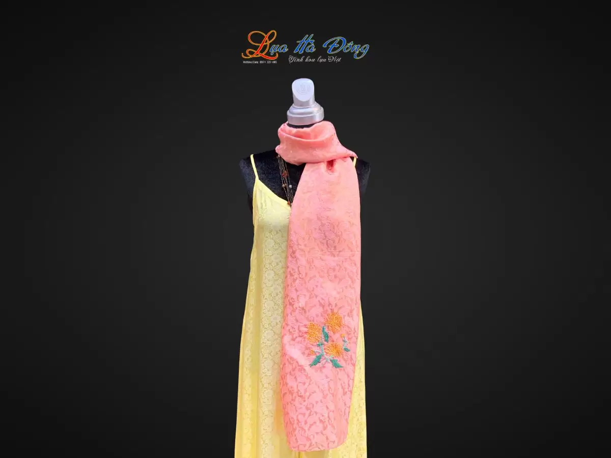 Khăn lụa tơ tằm thêu hoa (10) Khăn lụa thêu tay họa tiết đuôi công cam hồng