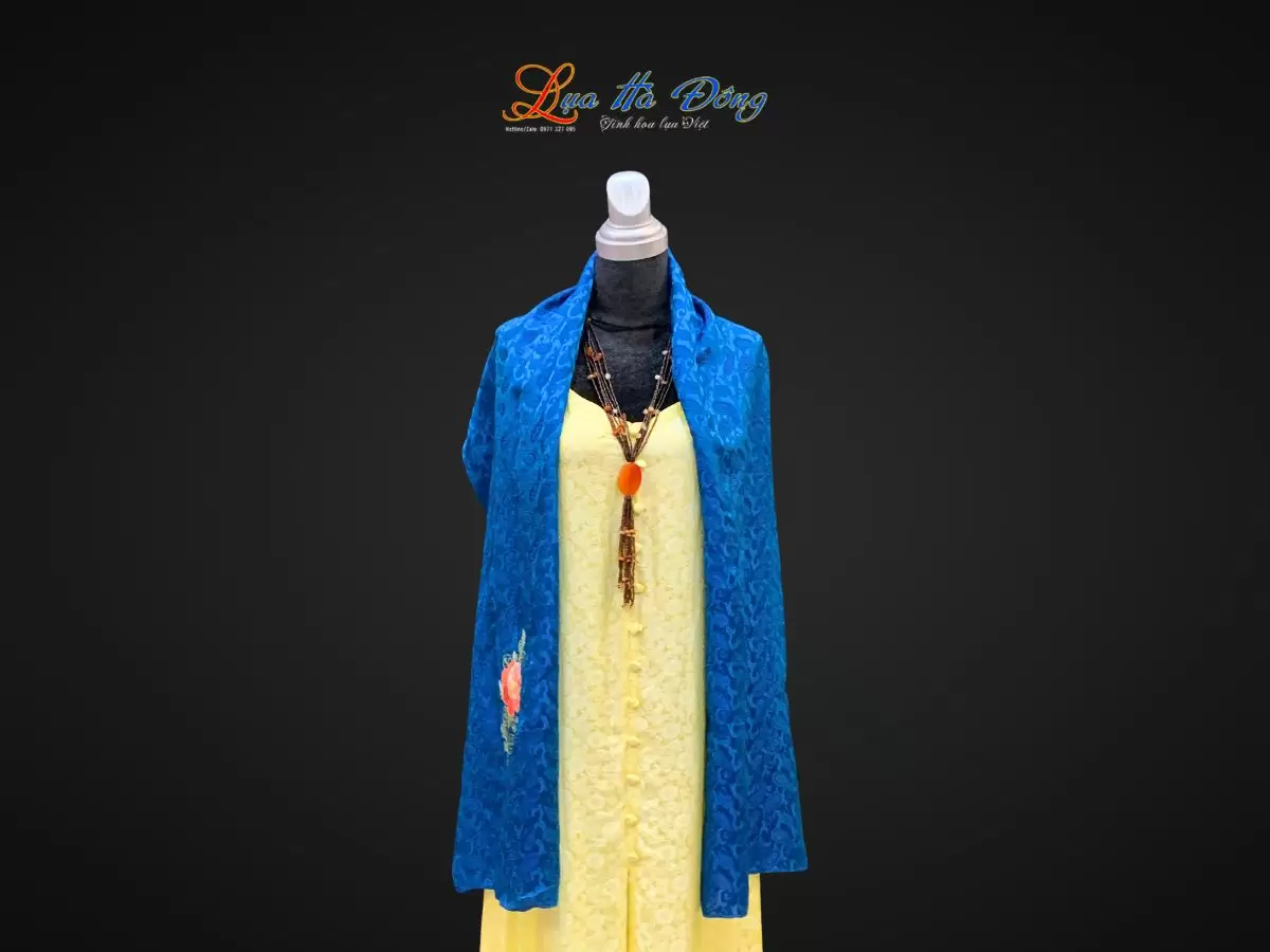 Khăn lụa tơ tằm thêu hoa (16) Khăn lụa thêu tay đuôi công xanh đậm