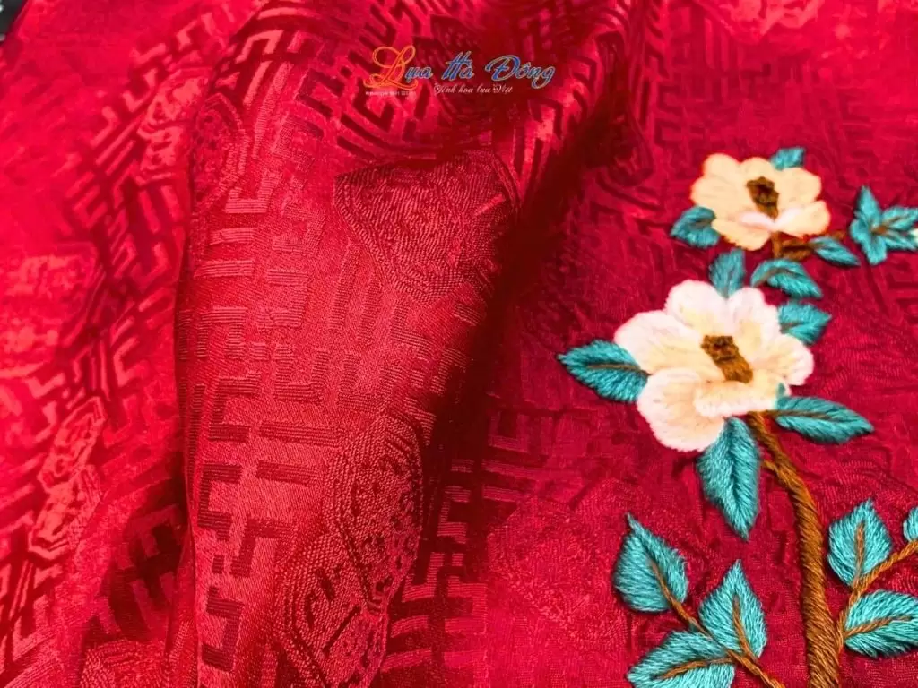 Khăn lụa thêu tay song hỷ đỏ