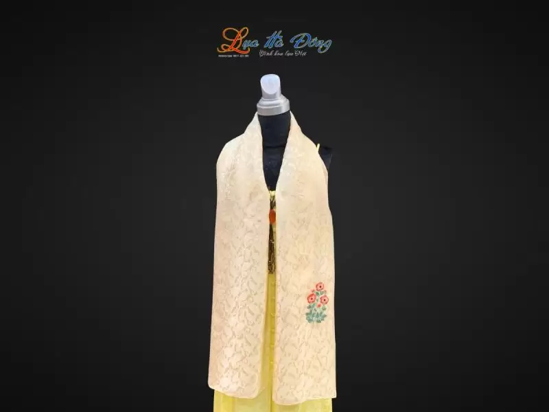 Khăn lụa thêu tay đuôi công kem