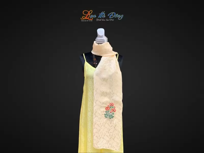 Khăn lụa thêu tay đuôi công kem