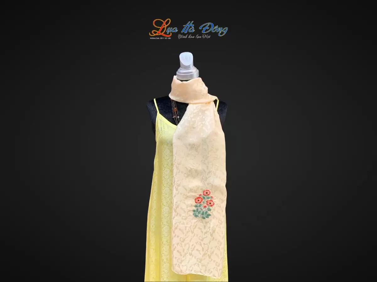 Khăn lụa thêu tay đuôi công kem