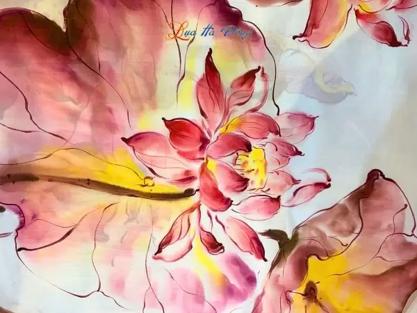 Khăn lụa tơ tằm màu trắng hoa sen