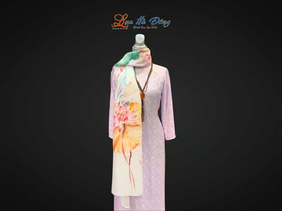 Khăn lụa tơ tằm vẽ hoa (5) Khăn lụa tơ tằm màu trắng hoa sen