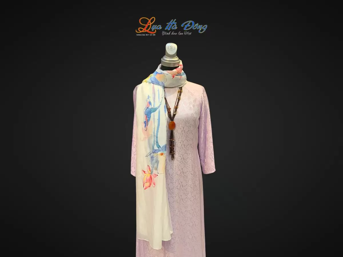 Khăn lụa tơ tằm vẽ hoa (9) Khăn lụa tơ tằm màu trắng hoa sen