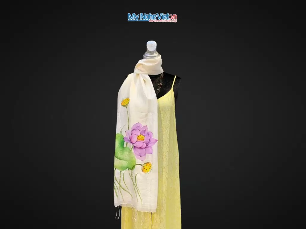 Khăn lụa tơ tằm vẽ tay hoa sen