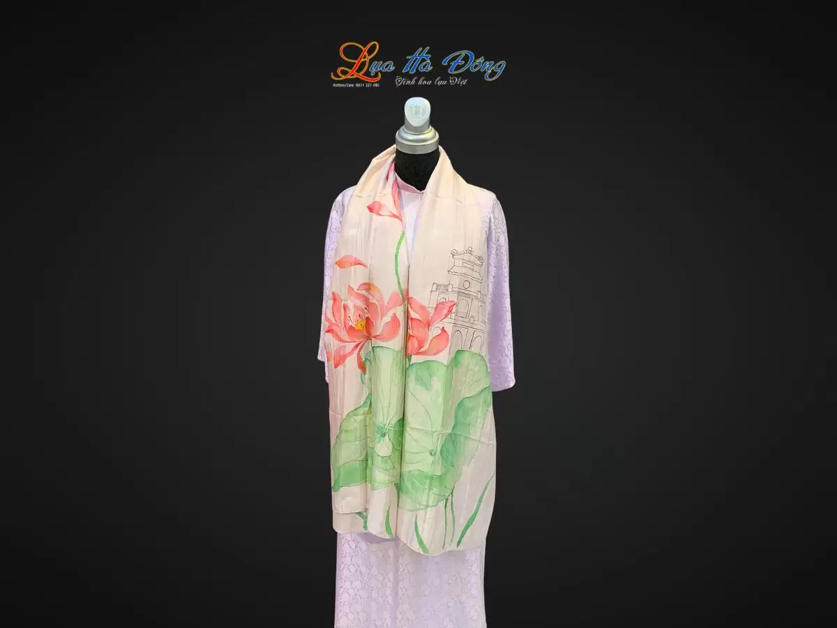 Khăn lụa tơ tằm vẽ tay sen (16) Khăn lụa tơ tằm vẽ tay Hồ Gươm