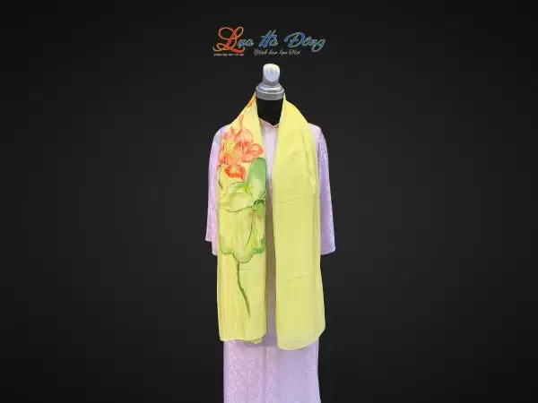 Khăn lụa tơ tằm vẽ tay sen vàng
