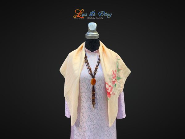 Khăn lụa vuông tơ tằm màu hồng vẽ hoa