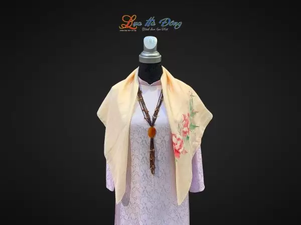 Khăn lụa vuông tơ tằm màu hồng vẽ hoa
